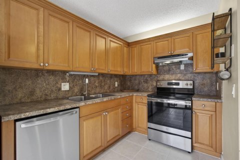 Townhouse in Palm Beach Gardens, Florida 2 bedrooms, 110 sq.m. № 2175933 - photo 18