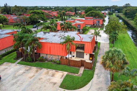 Townhouse in Palm Beach Gardens, Florida 2 bedrooms, 110 sq.m. № 2175933 - photo 4