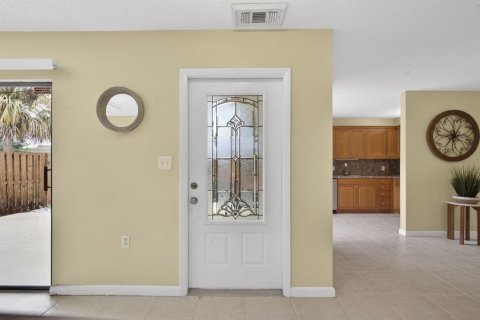 Townhouse in Palm Beach Gardens, Florida 2 bedrooms, 110 sq.m. № 2175933 - photo 11