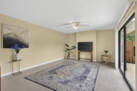 Townhouse in Palm Beach Gardens, Florida 2 bedrooms, 110 sq.m. № 2175933 - photo 12