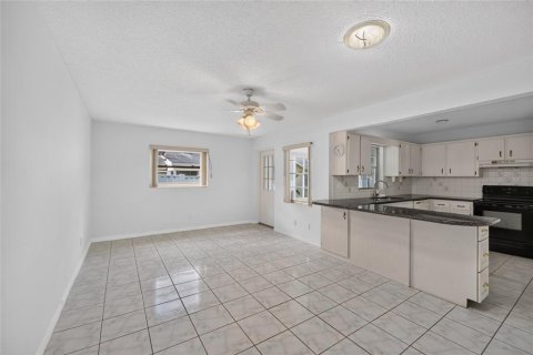 Casa en venta en Ocala, Florida, 2 dormitorios, 145.95 m2 № 2385951 - foto 6