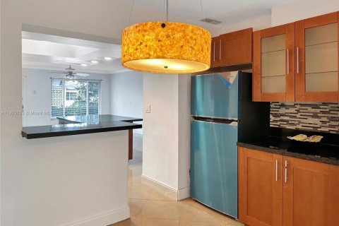 Снять в аренду виллу или дом в Тамарак, Флорида 2 спальни, 103.86м2, № 1956402 - фото 6