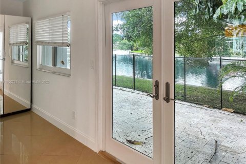 Снять в аренду виллу или дом в Тамарак, Флорида 2 спальни, 103.86м2, № 1956402 - фото 15