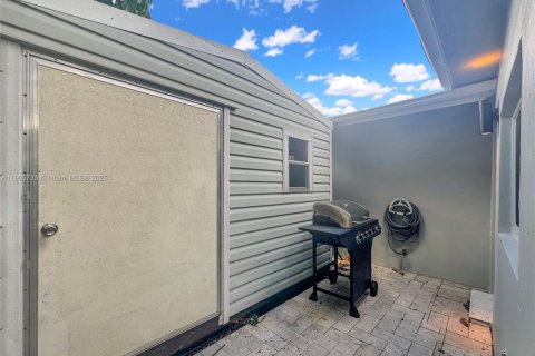 Снять в аренду виллу или дом в Тамарак, Флорида 2 спальни, 103.86м2, № 1956402 - фото 16