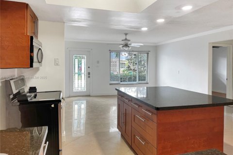 Снять в аренду виллу или дом в Тамарак, Флорида 2 спальни, 103.86м2, № 1956402 - фото 7