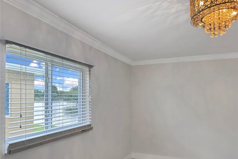 Снять в аренду виллу или дом в Тамарак, Флорида 2 спальни, 103.86м2, № 1956402 - фото 13