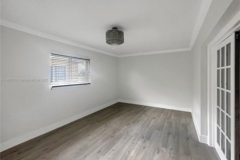 Снять в аренду виллу или дом в Тамарак, Флорида 2 спальни, 103.86м2, № 1956402 - фото 11