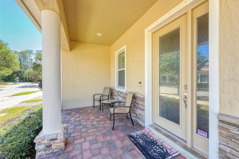 Duplex in New Smyrna Beach, Florida 2 bedrooms, 183.3 sq.m. № 2100156 - photo 5