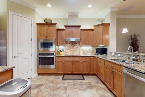 Duplex in New Smyrna Beach, Florida 2 bedrooms, 183.3 sq.m. № 2100156 - photo 14