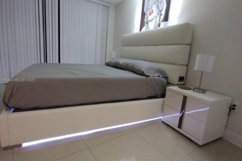 Купить кондоминиум в Майами, Флорида 1 спальня, 73.49м2, № 1969483 - фото 8