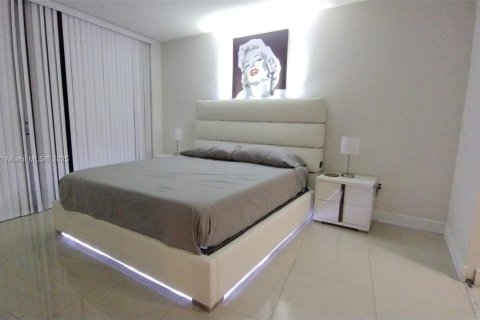 Купить кондоминиум в Майами, Флорида 1 спальня, 73.49м2, № 1969483 - фото 9