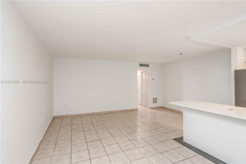 Condominio en venta en Miami Beach, Florida, 1 dormitorio, 56.02 m2 № 2026597 - foto 4