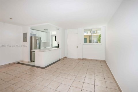 Condominio en venta en Miami Beach, Florida, 1 dormitorio, 56.02 m2 № 2026597 - foto 6