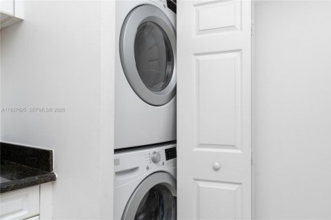 Купить кондоминиум в Санни-Айлс-Бич, Флорида 3 спальни, 117.43м2, № 1995402 - фото 27