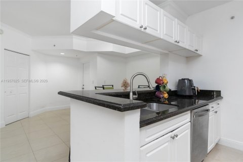 Купить кондоминиум в Санни-Айлс-Бич, Флорида 3 спальни, 117.43м2, № 1995402 - фото 13