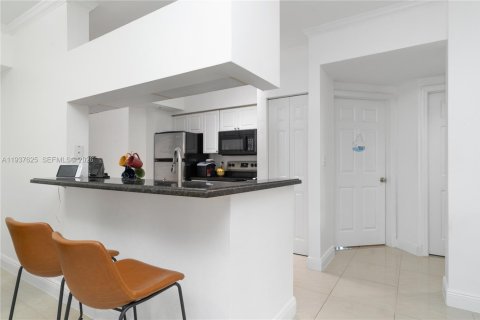 Купить кондоминиум в Санни-Айлс-Бич, Флорида 3 спальни, 117.43м2, № 1995402 - фото 9