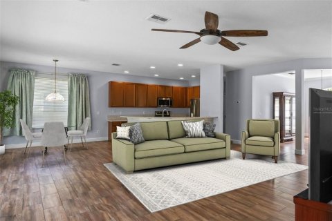 House in Winter Garden, Florida 5 bedrooms, 311.97 sq.m. № 1681036 - photo 13