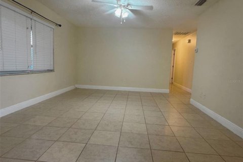Casa en alquiler en Orlando, Florida, 3 dormitorios, 186.18 m2 № 2094127 - foto 6