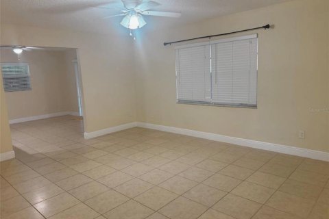 Casa en alquiler en Orlando, Florida, 3 dormitorios, 186.18 m2 № 2094127 - foto 5