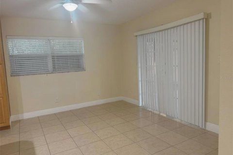 Casa en alquiler en Orlando, Florida, 3 dormitorios, 186.18 m2 № 2094127 - foto 7
