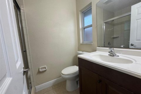 Casa en alquiler en Orlando, Florida, 3 dormitorios, 186.18 m2 № 2094127 - foto 14
