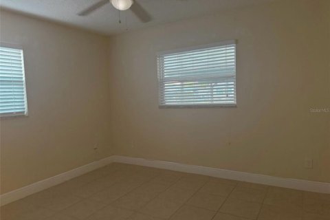 Casa en alquiler en Orlando, Florida, 3 dormitorios, 186.18 m2 № 2094127 - foto 16