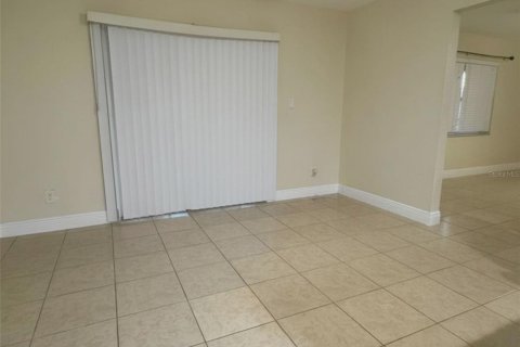 Casa en alquiler en Orlando, Florida, 3 dormitorios, 186.18 m2 № 2094127 - foto 8