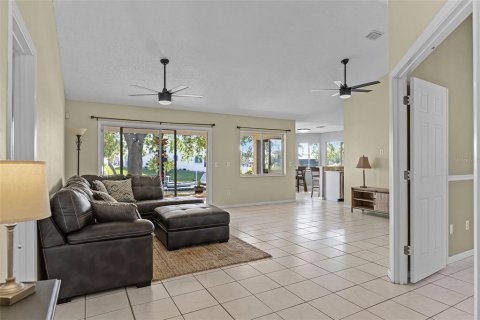 House in Palm Coast, Florida 3 bedrooms, 146.6 sq.m. № 1719506 - photo 10