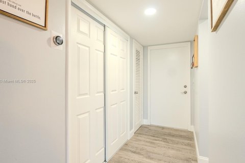 Condominio en venta en Hollywood, Florida, 2 dormitorios, 92.16 m2 № 1714871 - foto 21