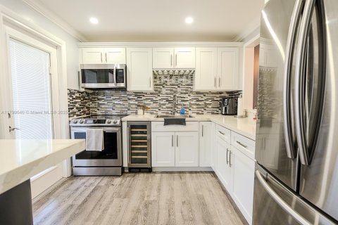 Condominio en venta en Hollywood, Florida, 2 dormitorios, 92.16 m2 № 1714871 - foto 14