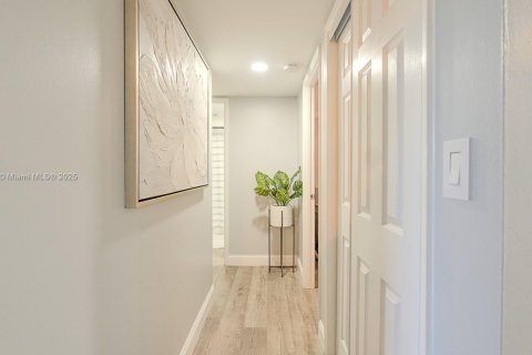 Condominio en venta en Hollywood, Florida, 2 dormitorios, 92.16 m2 № 1714871 - foto 4