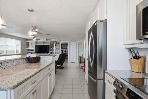 House in Hudson, Florida 2 bedrooms, 109.25 sq.m. № 2166032 - photo 15