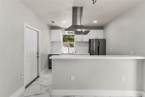 House in Sanford, Florida 2 bedrooms, 95.78 sq.m. № 2419310 - photo 5