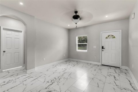 House in Sanford, Florida 2 bedrooms, 95.78 sq.m. № 2419310 - photo 9