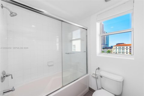 Condo in Miami, Florida, 2 bedrooms № 2193265 - photo 28