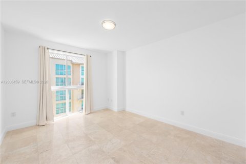 Condo in Miami, Florida, 2 bedrooms № 2193265 - photo 14