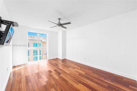 Condo in Miami, Florida, 2 bedrooms № 2193265 - photo 24