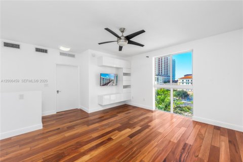 Condo in Miami, Florida, 2 bedrooms № 2193265 - photo 22