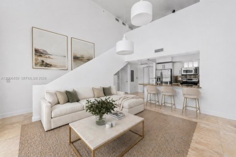 Condo in Miami, Florida, 2 bedrooms № 2193265 - photo 3