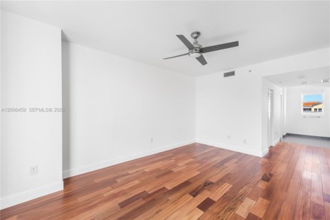 Condo in Miami, Florida, 2 bedrooms № 2193265 - photo 26