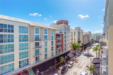 Condo in Miami, Florida, 2 bedrooms № 2193265 - photo 11
