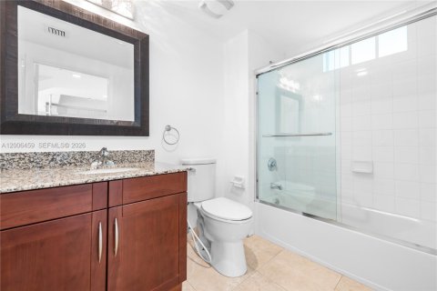 Condo in Miami, Florida, 2 bedrooms № 2193265 - photo 17