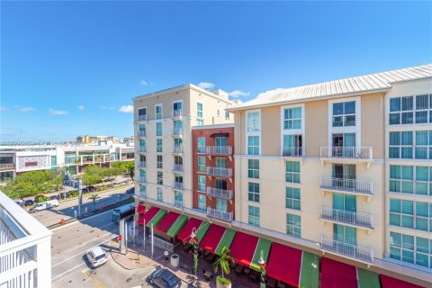 Condo in Miami, Florida, 2 bedrooms № 2193265 - photo 10