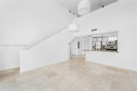 Condo in Miami, Florida, 2 bedrooms № 2193265 - photo 4