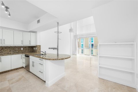 Condo in Miami, Florida, 2 bedrooms № 2193265 - photo 7