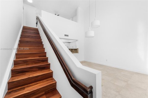 Condo in Miami, Florida, 2 bedrooms № 2193265 - photo 18