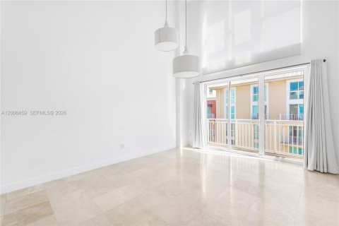 Condo in Miami, Florida, 2 bedrooms № 2193265 - photo 5
