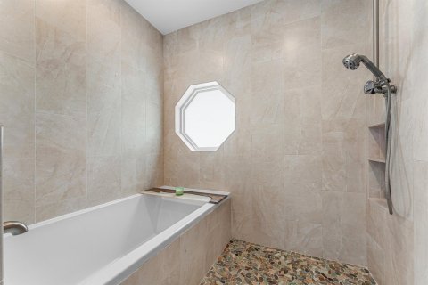 House in Boca Raton, Florida 5 bedrooms, 283.63 sq.m. № 2247613 - photo 27