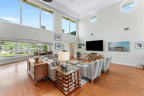 House in Boca Raton, Florida 5 bedrooms, 283.63 sq.m. № 2247613 - photo 15
