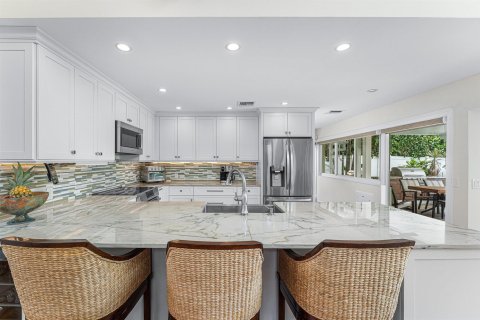 House in Boca Raton, Florida 5 bedrooms, 283.63 sq.m. № 2247613 - photo 18